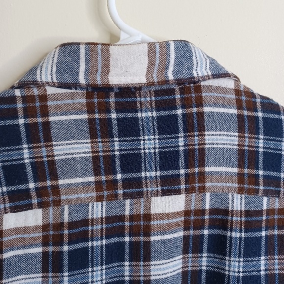 Men's beautiful tan plaid shirt. Size small. - Picture 9 of 14